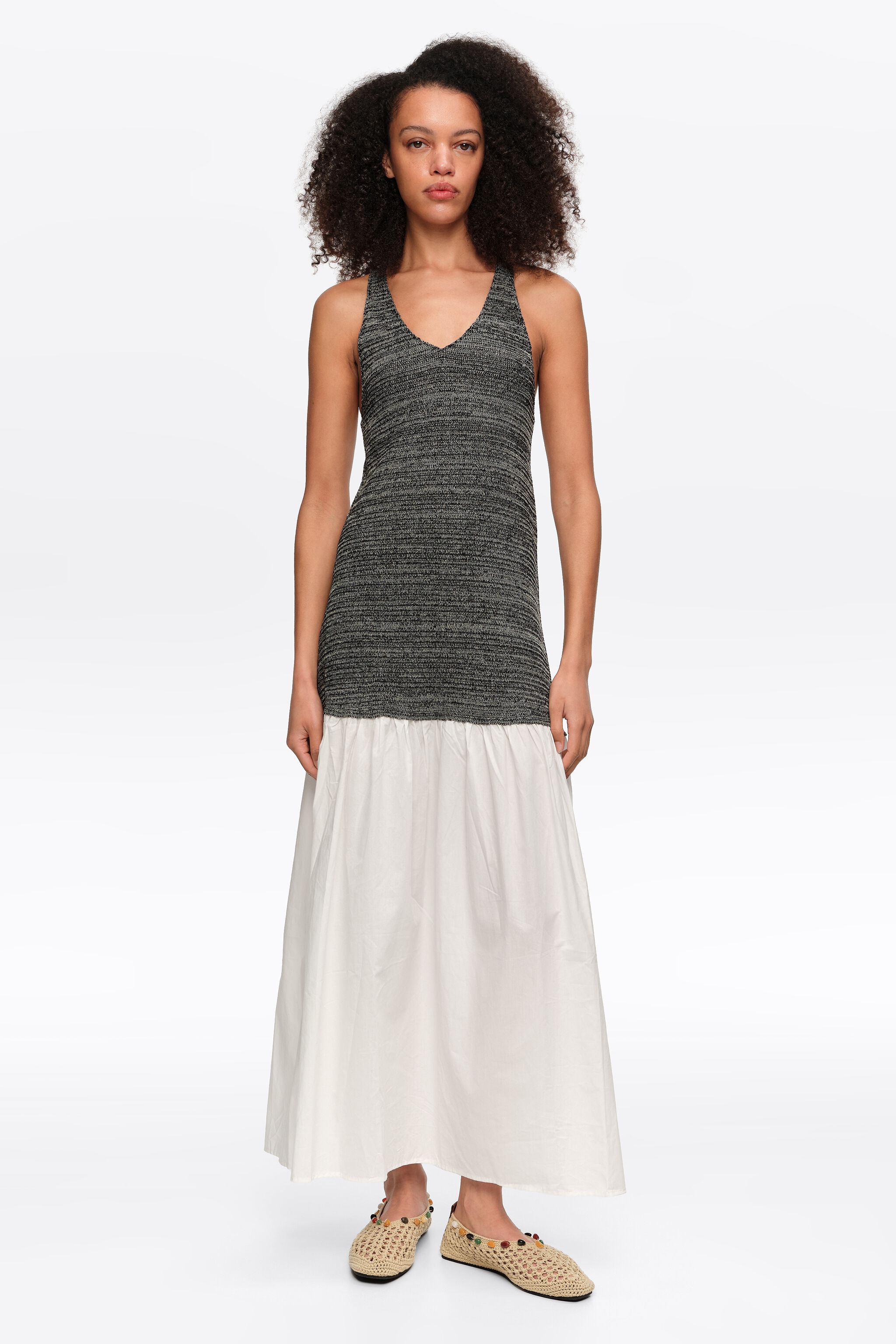 Vit tvåmaterialsgarn dress