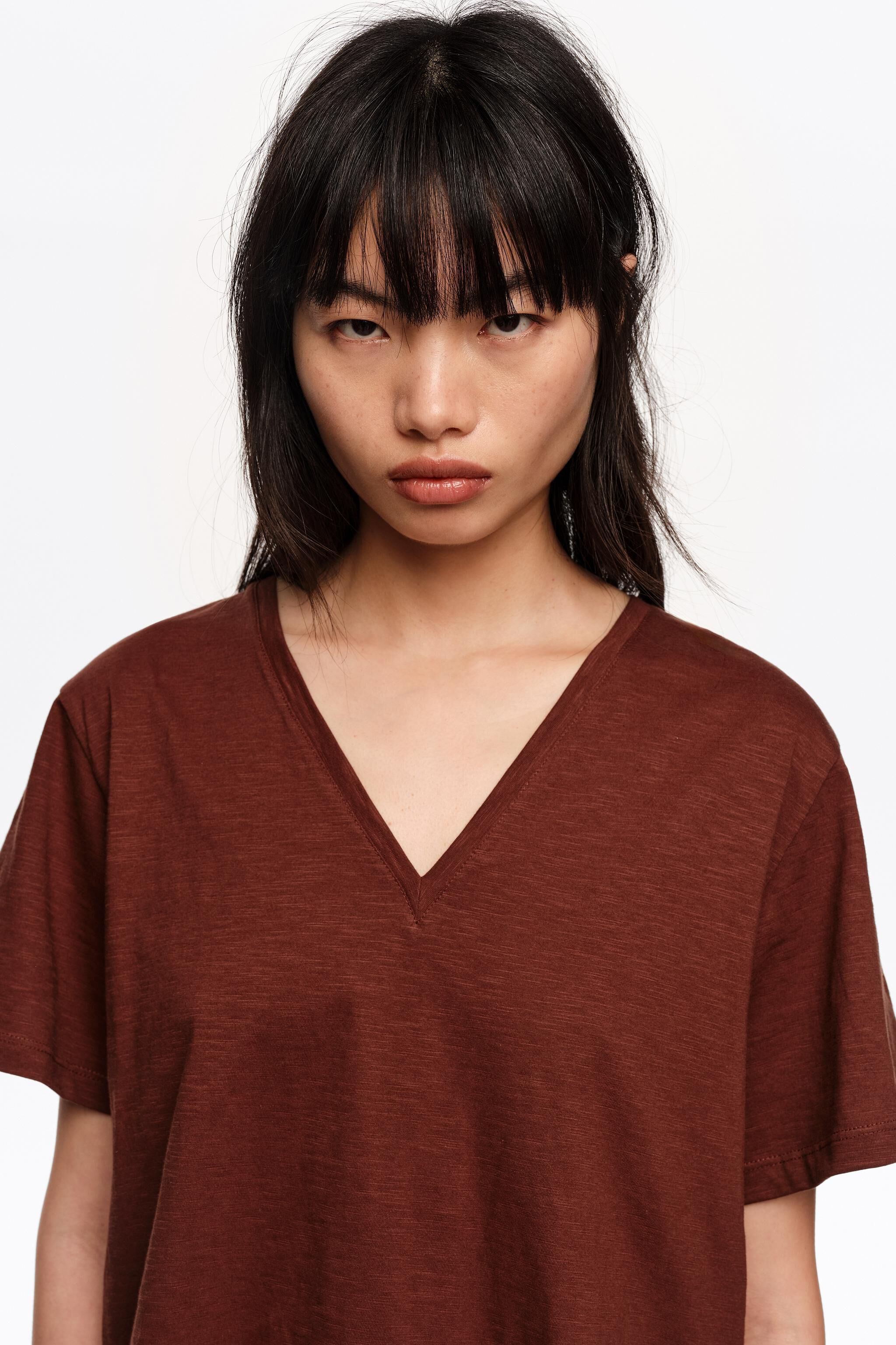 Brunt V-hals bomullst-shirt