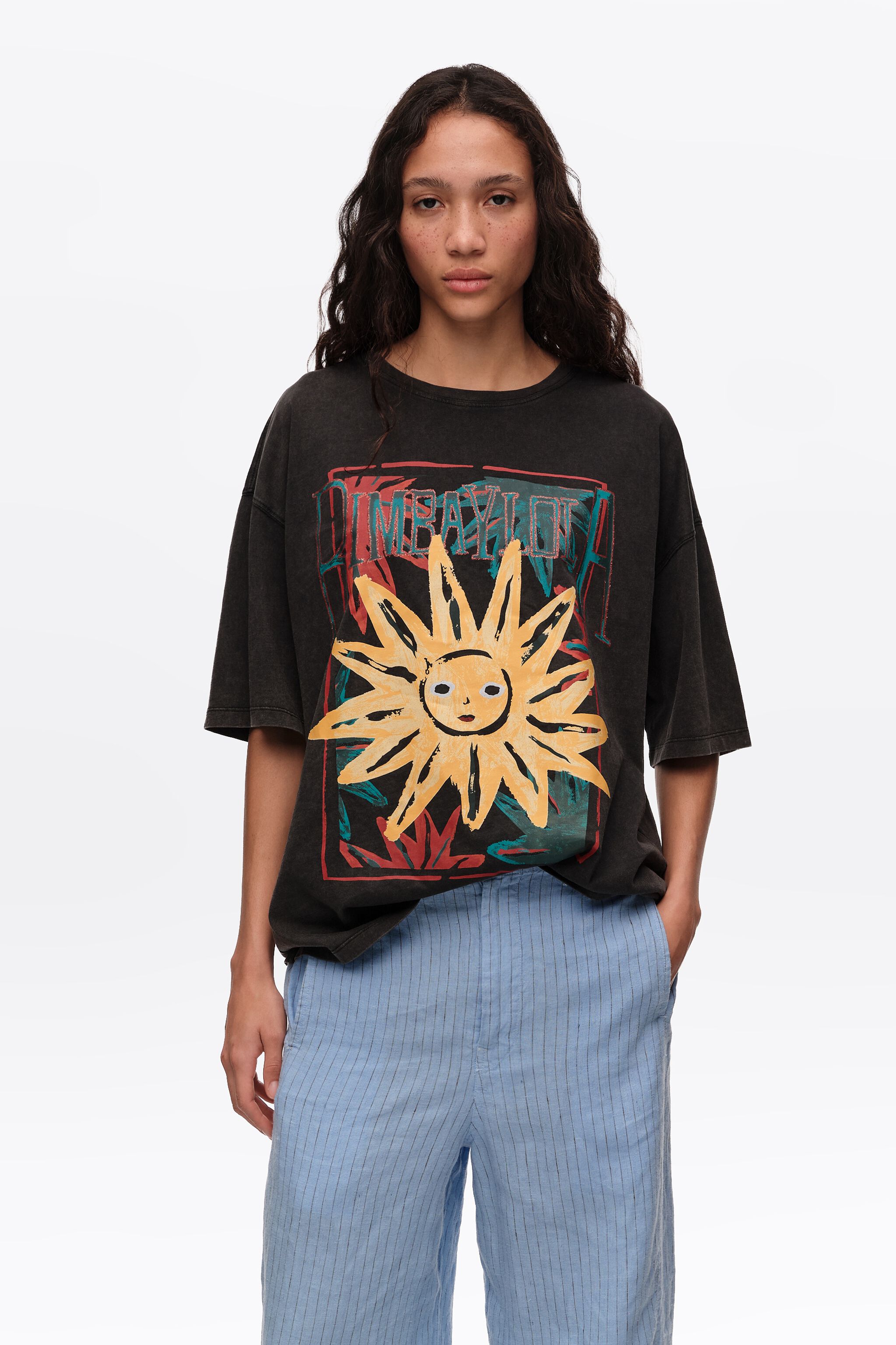 Svart sollogotyp T-shirt