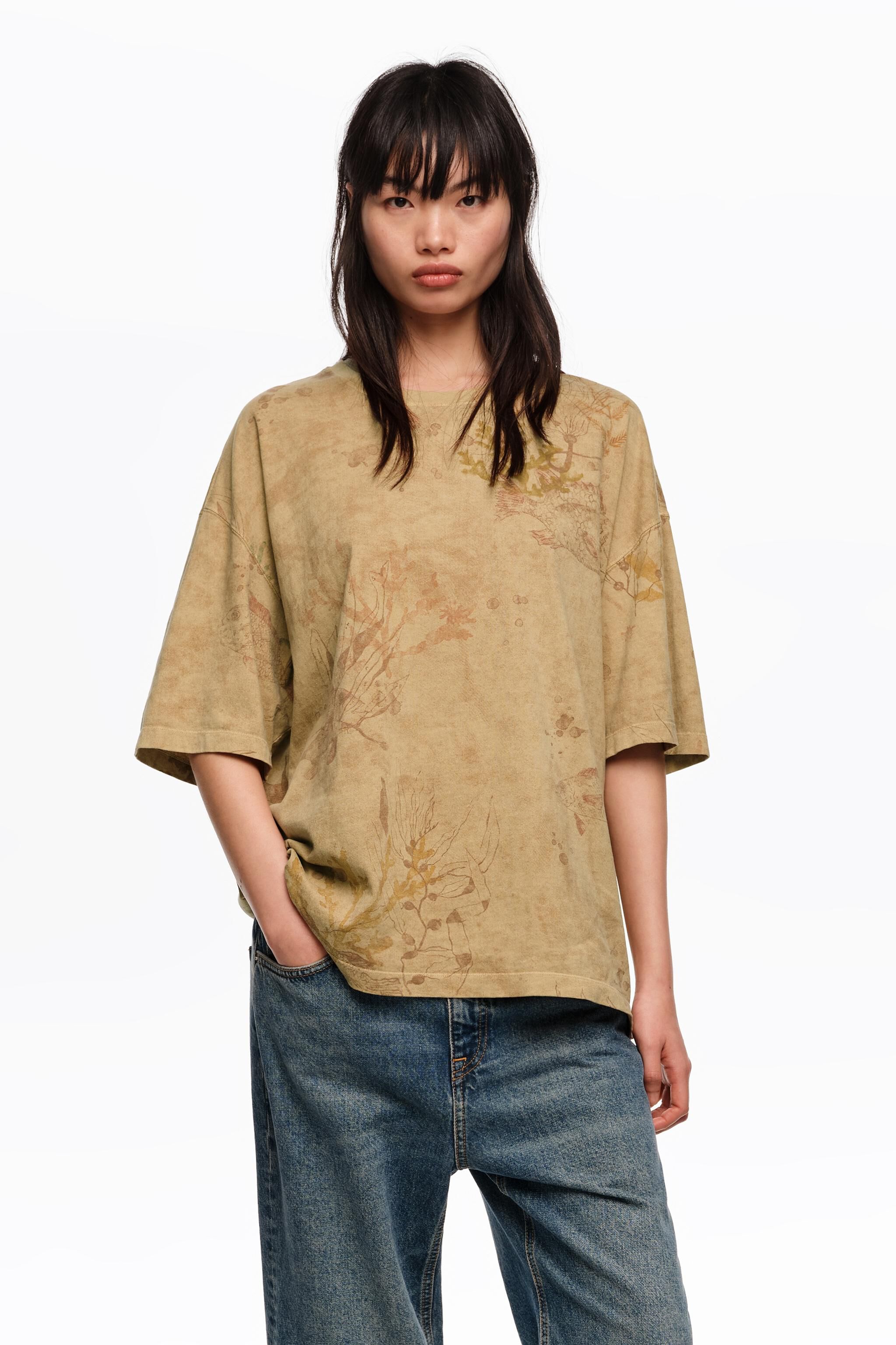 Under vatten utbleknat tryck T-shirt