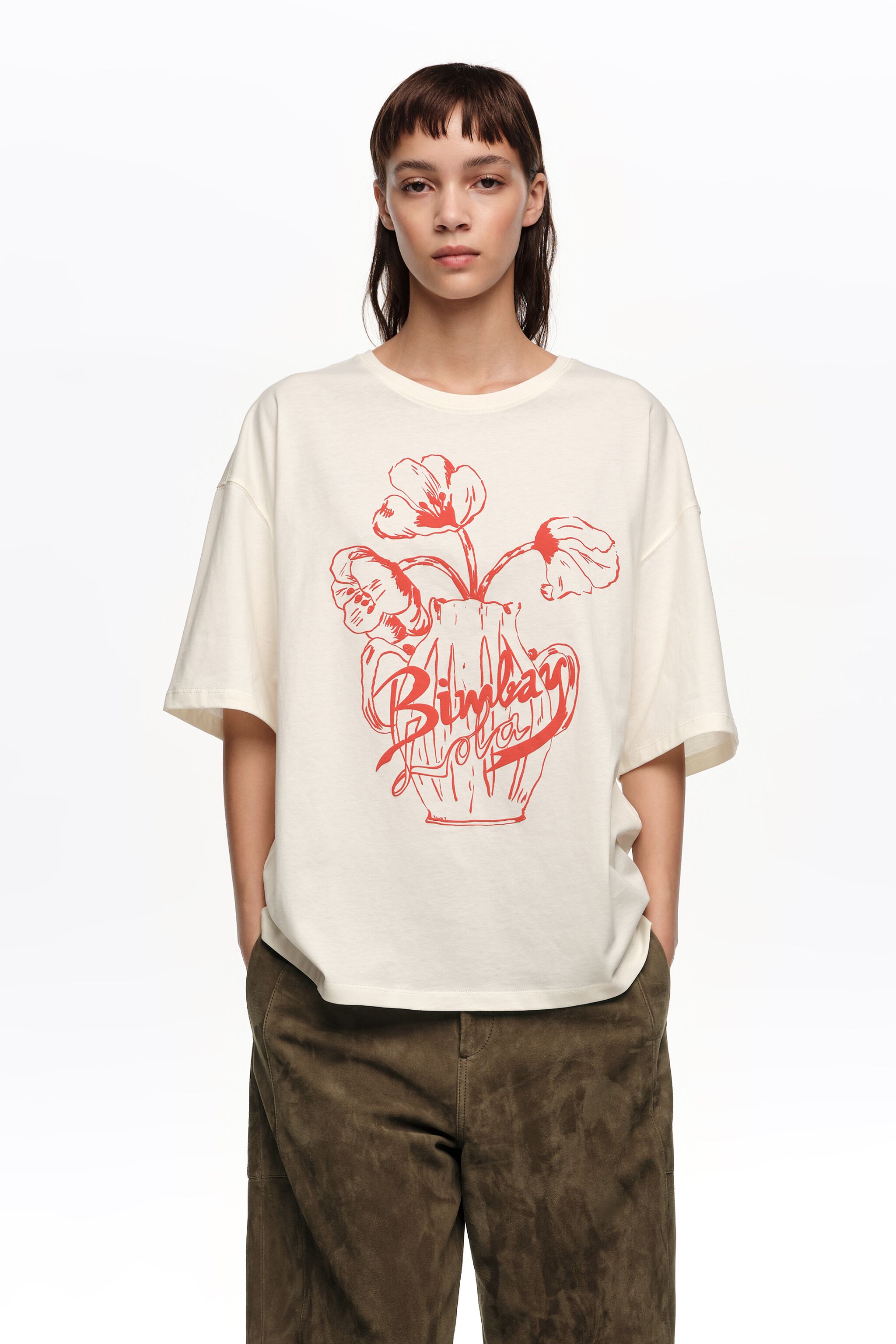 Vit florstickerad logotyp-T-shirt