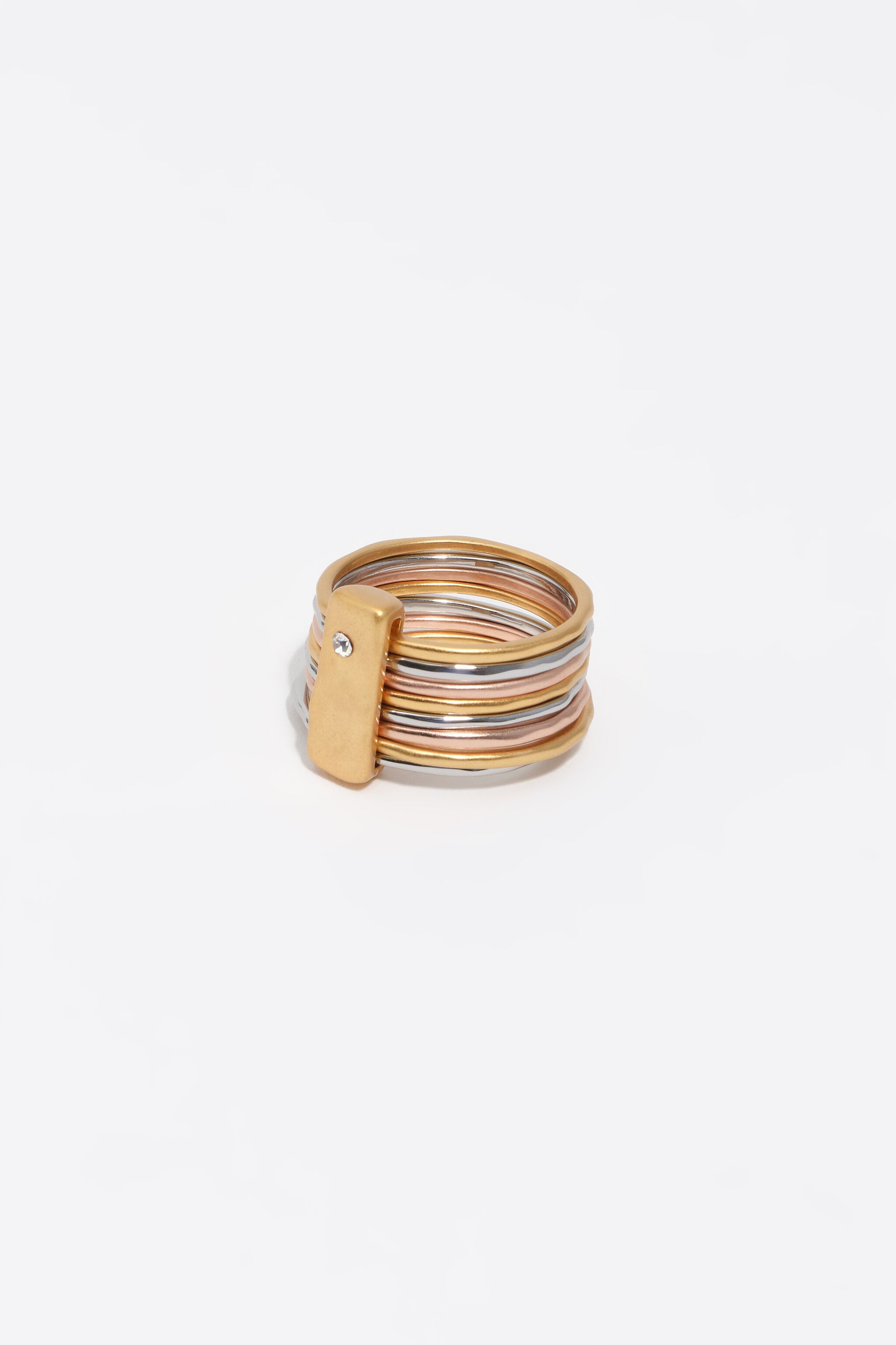 Tretonad ring med textur