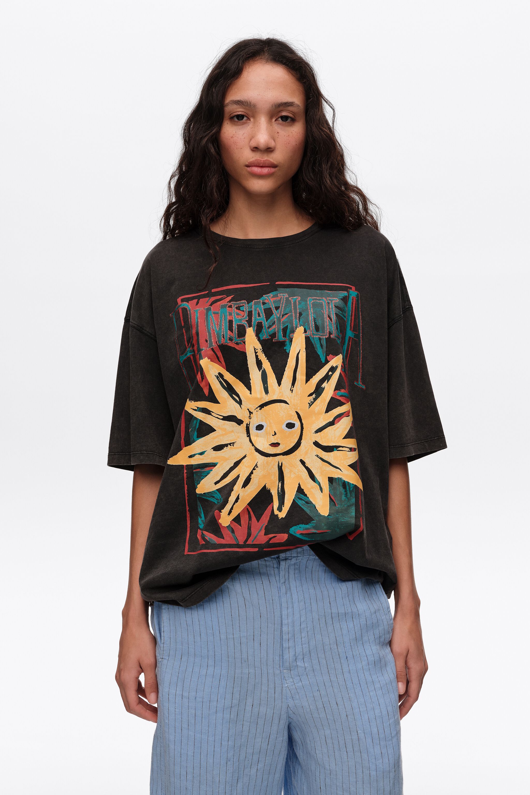 Svart sollogotyp T-shirt