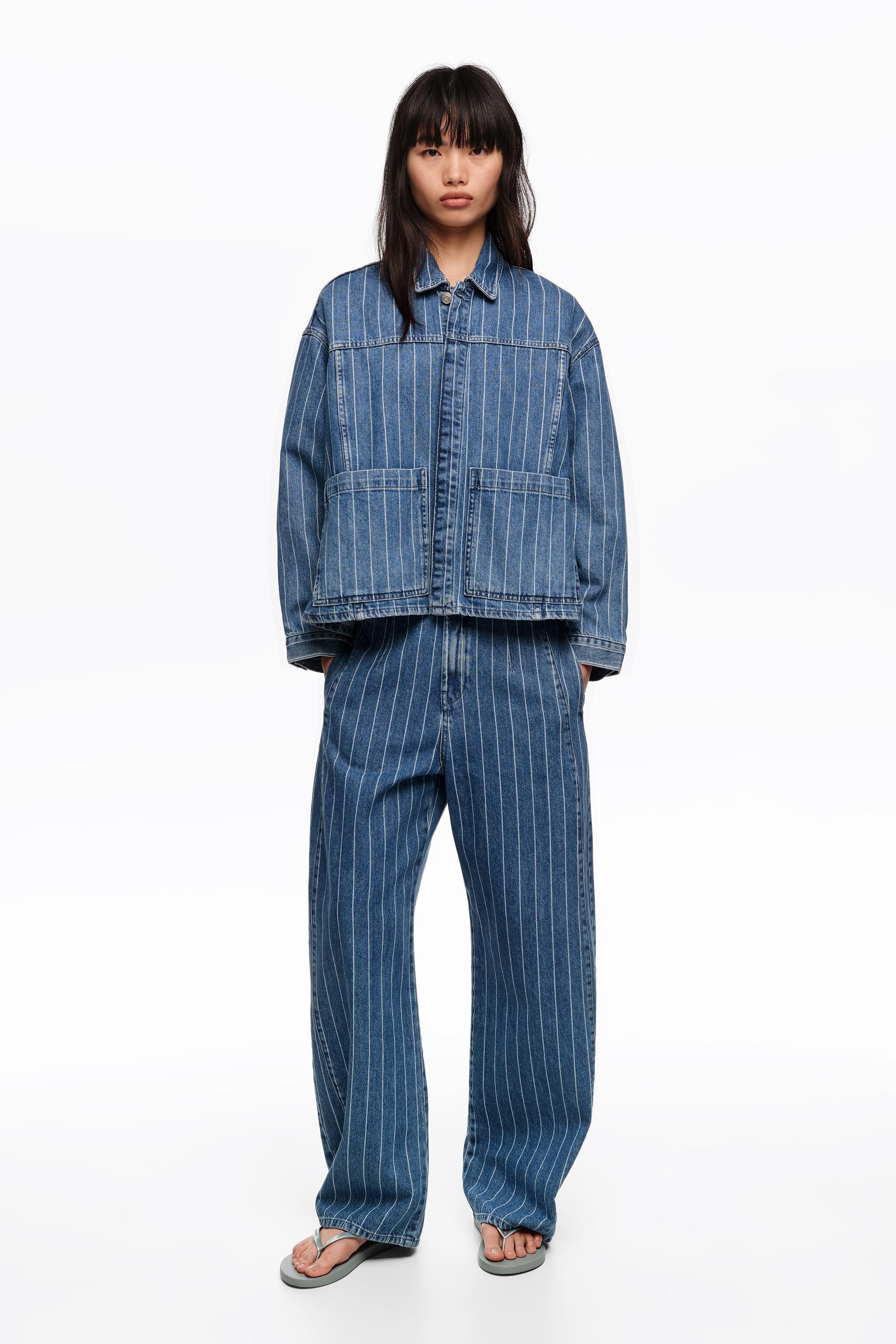 BARREL - Streckade blå jeans med bryt