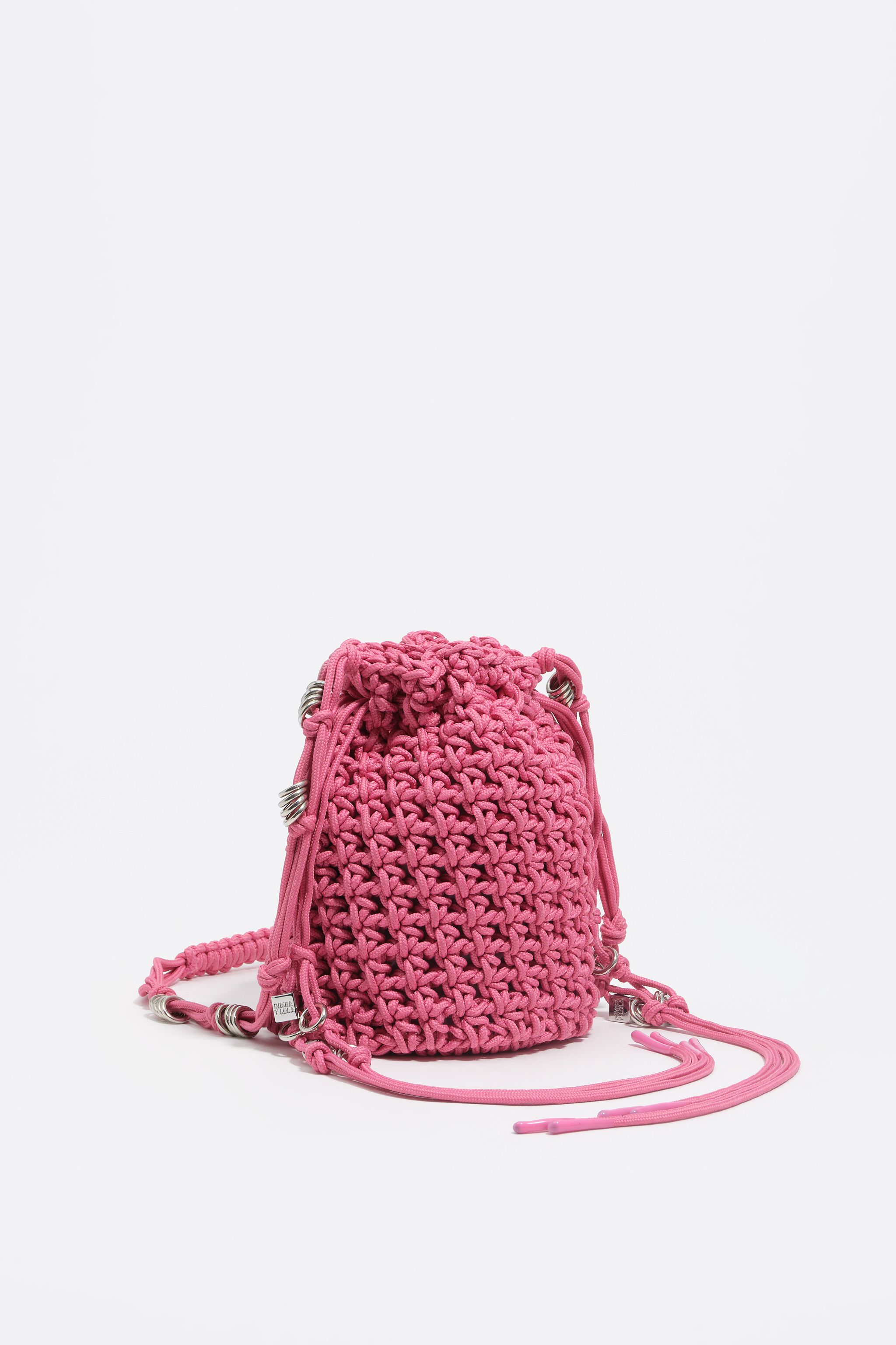 Mörk rosa mini krånglad virkad bucketväs Mörk rosa mini krånglad virkad bucketväs